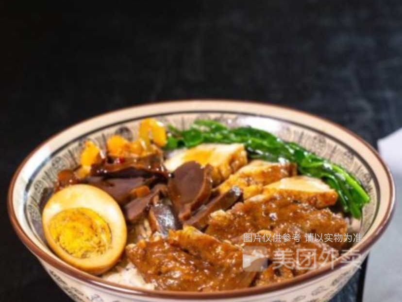 秘卤掌拼鸡肾饭图片