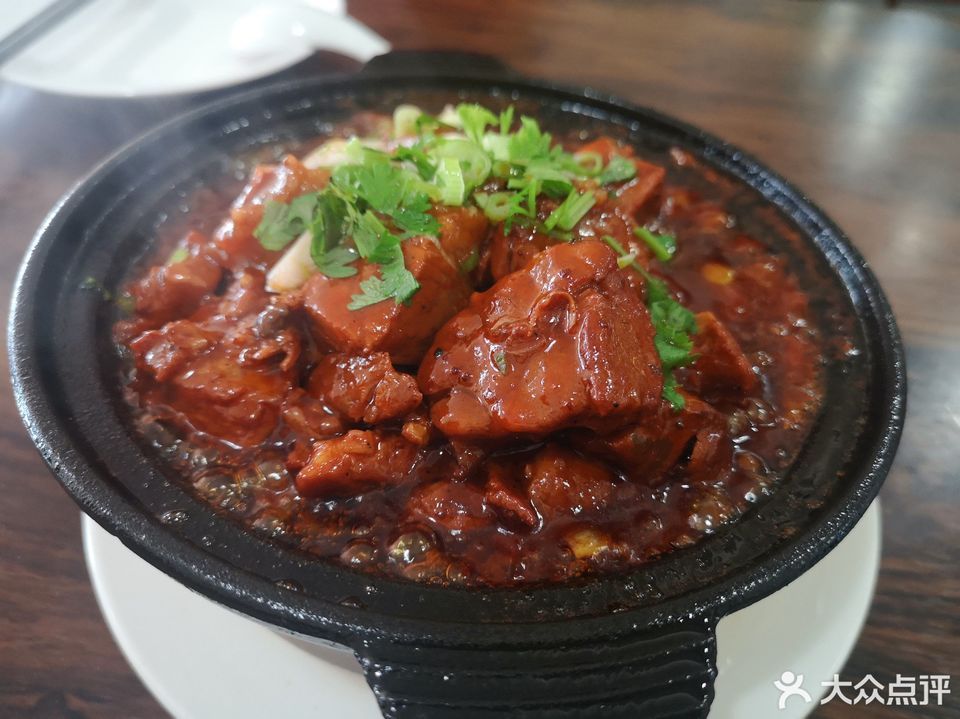 砂锅老味肘子图片