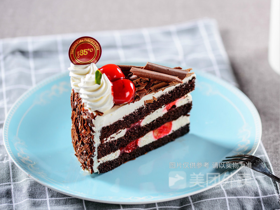 樱桃黑森林蛋糕图片