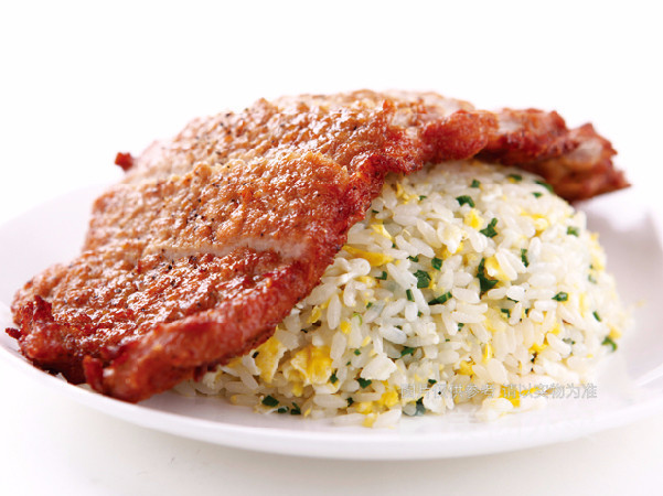 排骨炒饭图片