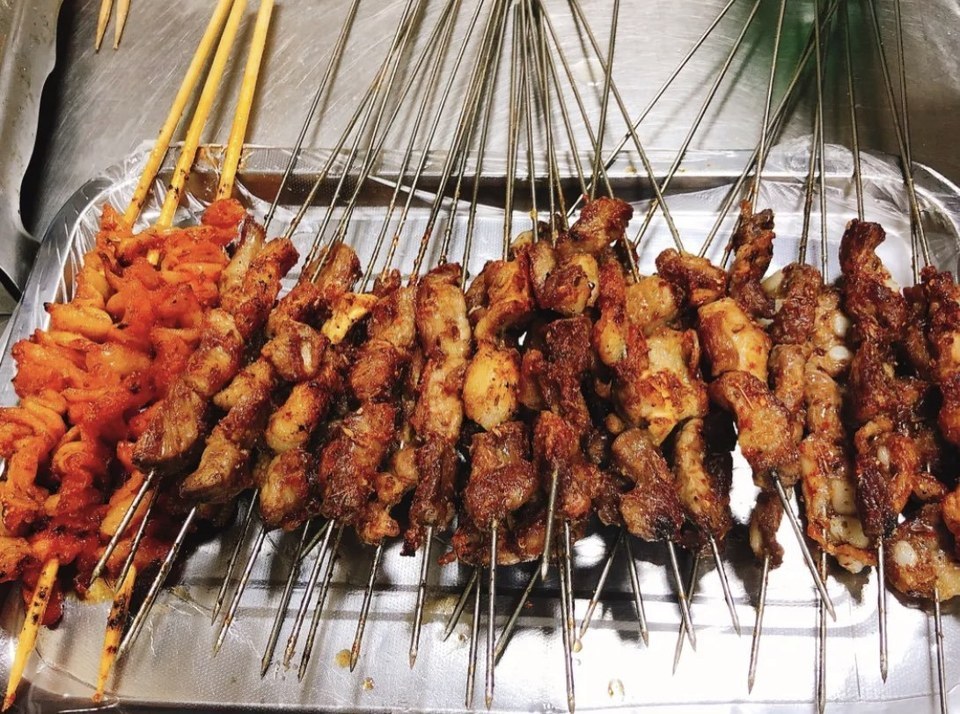 正宗老八一烧烤位于临沂市兰山区八一路115号 标签:烧烤餐饮融合烤肉