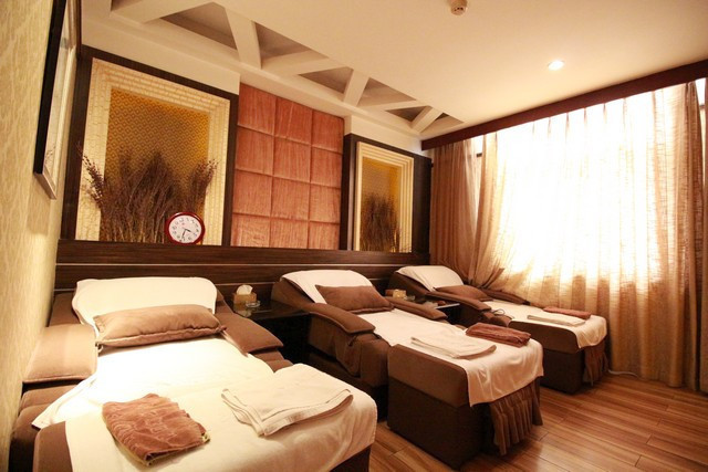 何日君足疗(永安路)图片