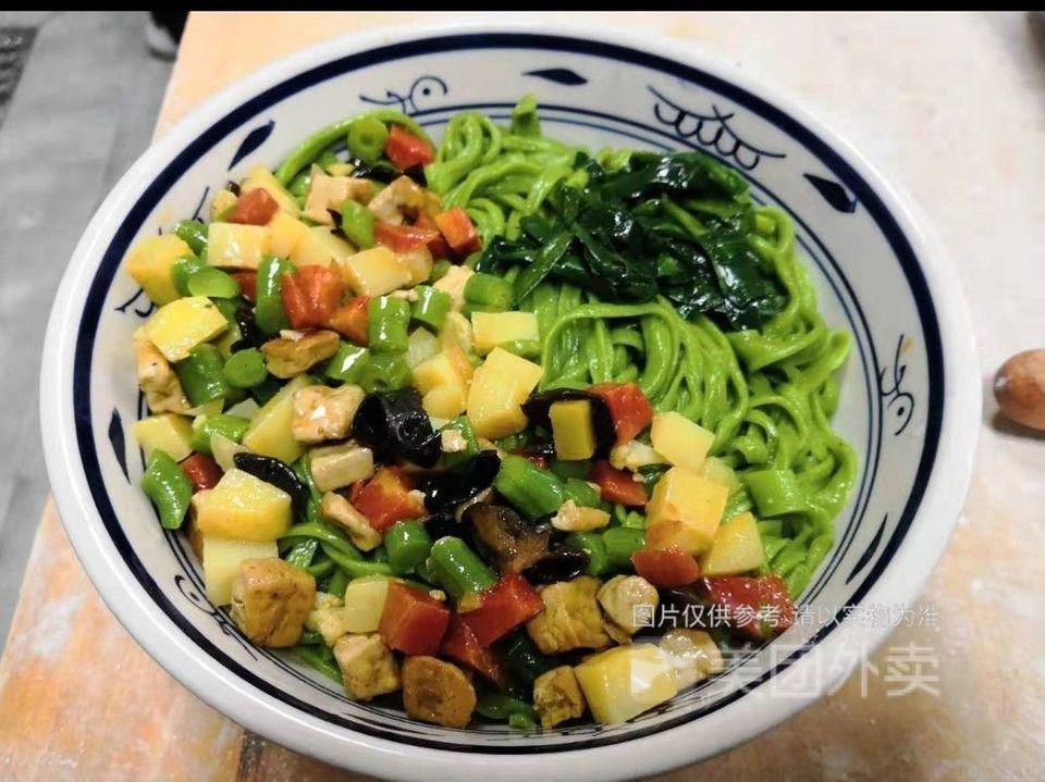 素臊子干拌菠菜面图片