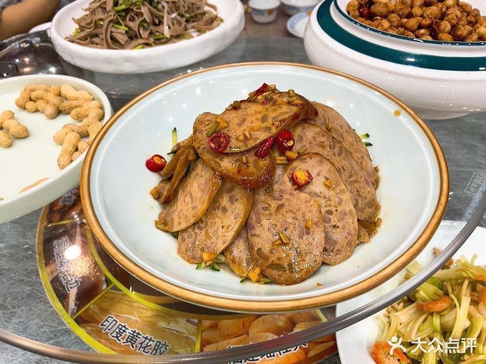 金鼎宴宾楼位于潍坊市昌邑市交通西街 标签:餐馆中餐餐饮快餐