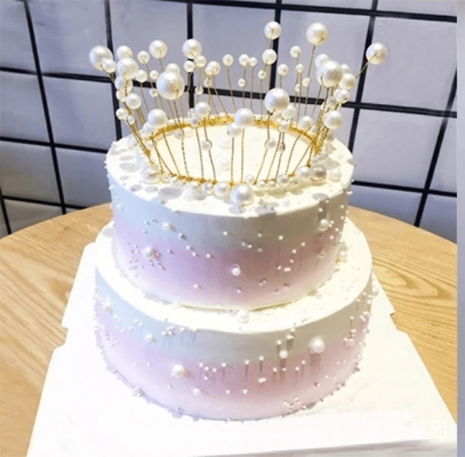 双层女皇主题蛋糕图片
