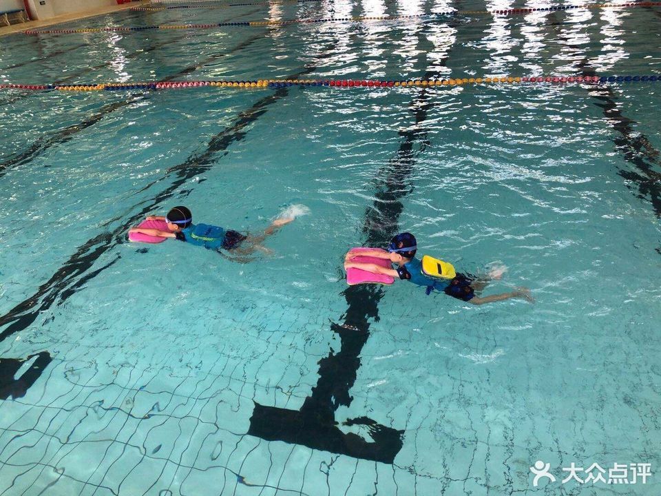 向明中学-游泳馆