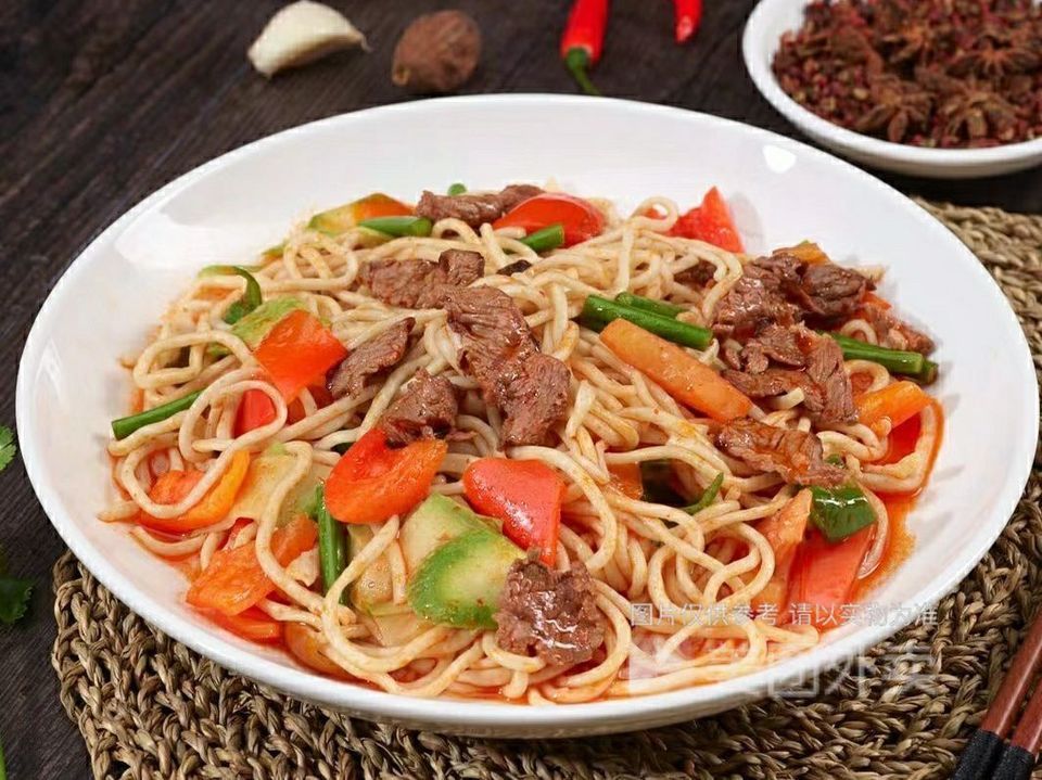 牛肉炒面图片