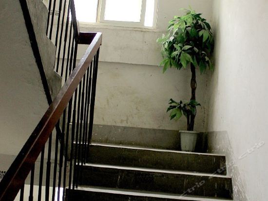 > 镇江渝洋旅馆镇江渝洋旅馆位于镇江市京口区中山东路68号嘉源大厦三