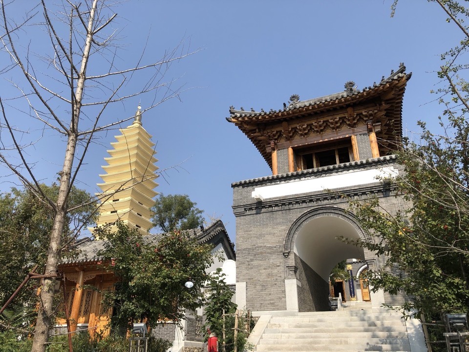 葫芦岛小灵山寺庙图片