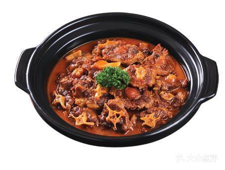 垦小牛牛排牛尾一锅香长安万达店