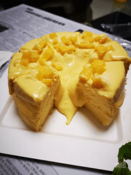 爆浆芒果流心蛋糕图片