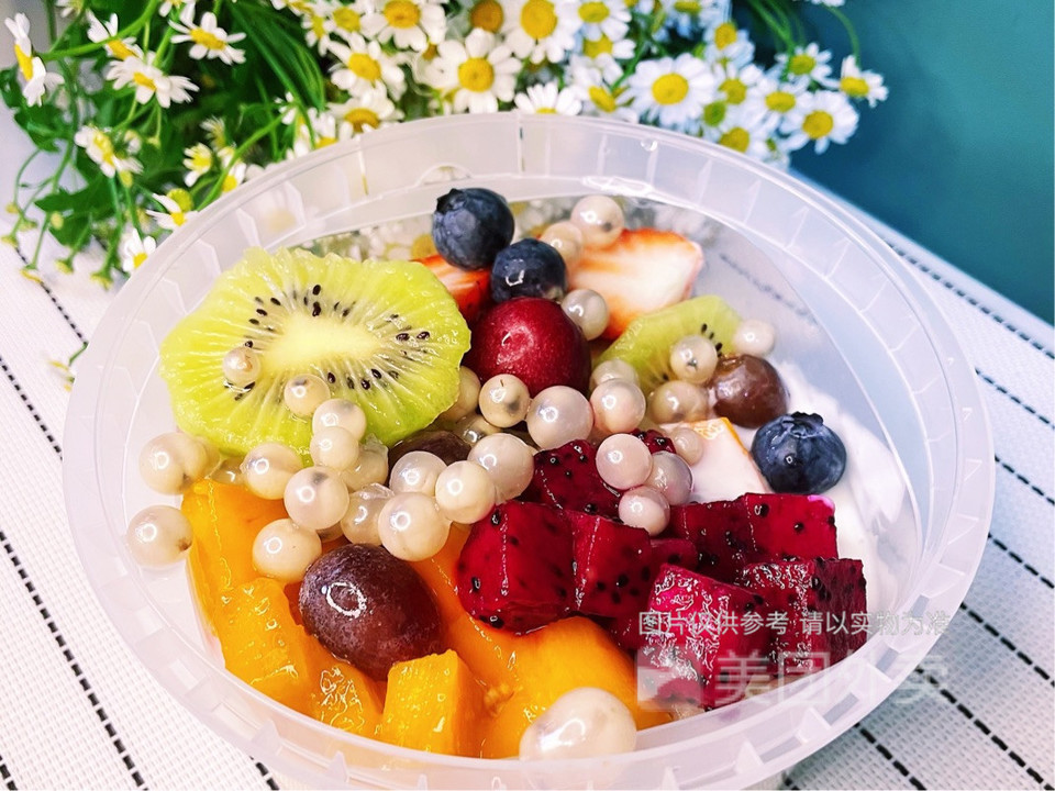 芒果火龙果水果捞图片