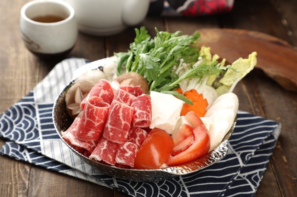 人气雪花肥牛寿喜锅图片