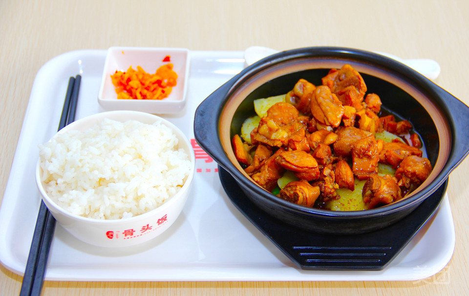 黄焖鸡米饭图片