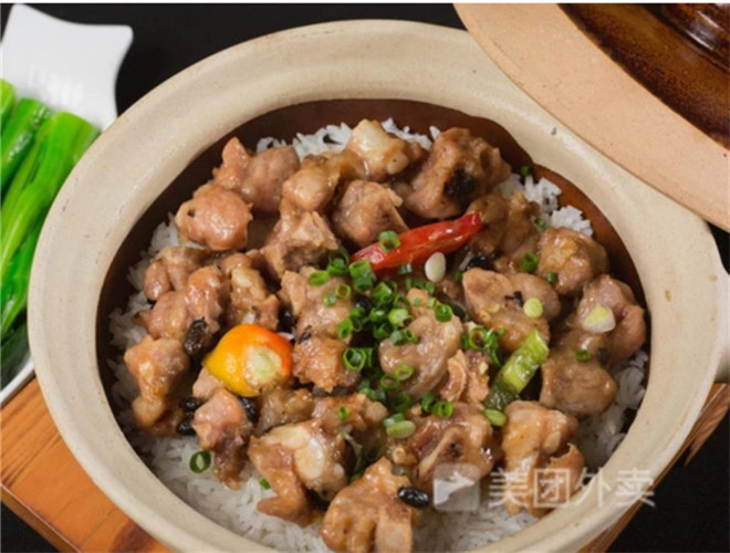 瓦煲排骨饭图片