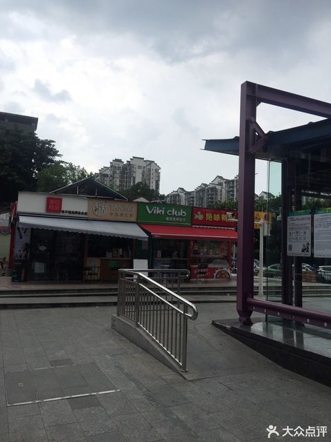 黄边美食广场位于广州市白云区黄边北路与广云路交汇处附近东 标签