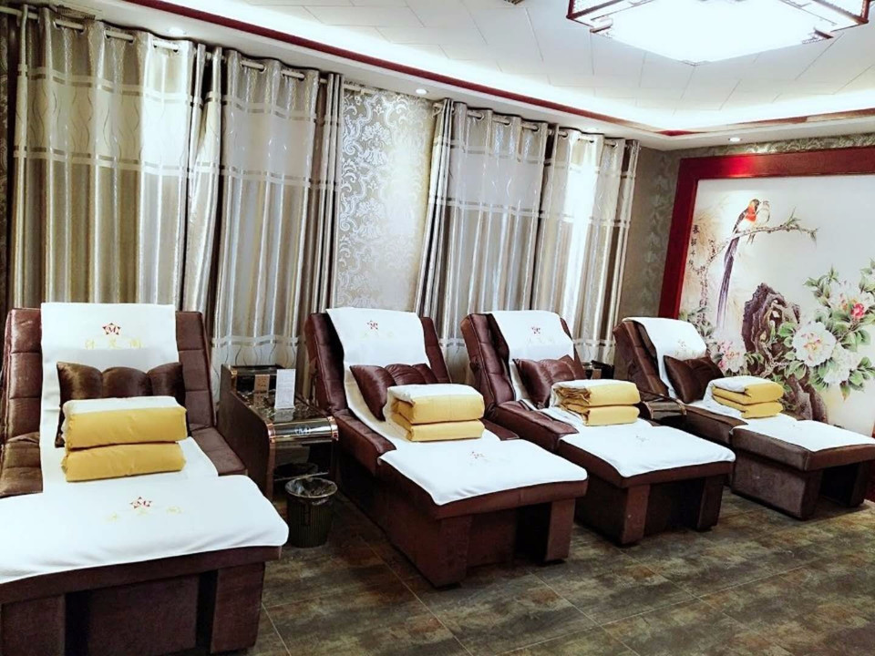             沐足阁足疗保健中心