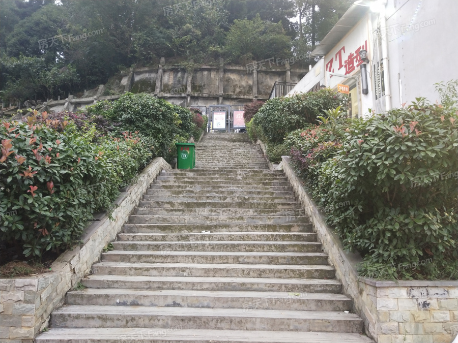 在哪兒):貴陽市清鎮市雲嶺東路與紅楓北街交匯處附近東北濱湖新城電話