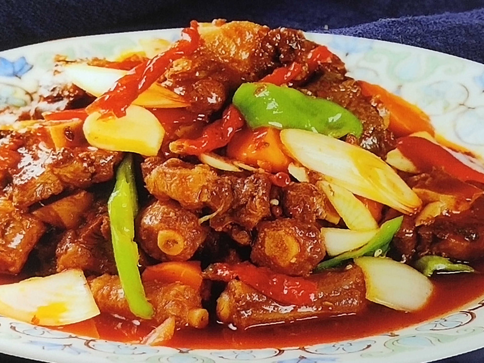 红烧鹅推荐菜:贵军烧鹅红嘴雁位于乌鲁木齐市米东区龙河中路125号金派