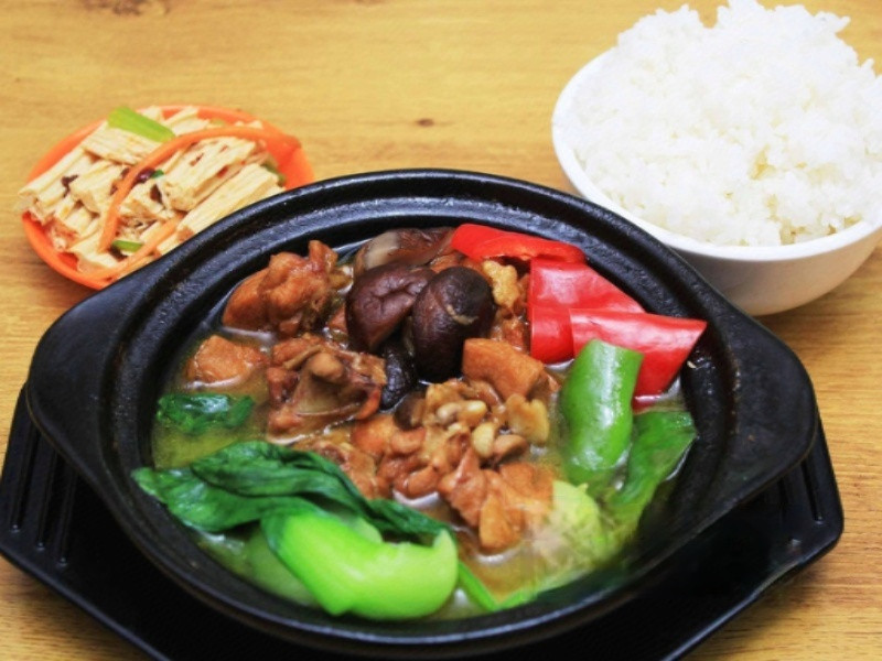 娃娃菜土豆黄焖鸭肉饭分类:餐饮;黄焖鸡;小吃电话:星级:评论数:7评论