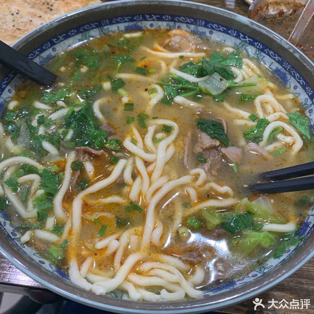 句容市崇明西路92a幢-114室(崇明西路北) 标签:餐饮羊肉面快餐粉面馆