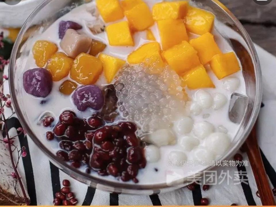 招牌芋圆芒果捞图片