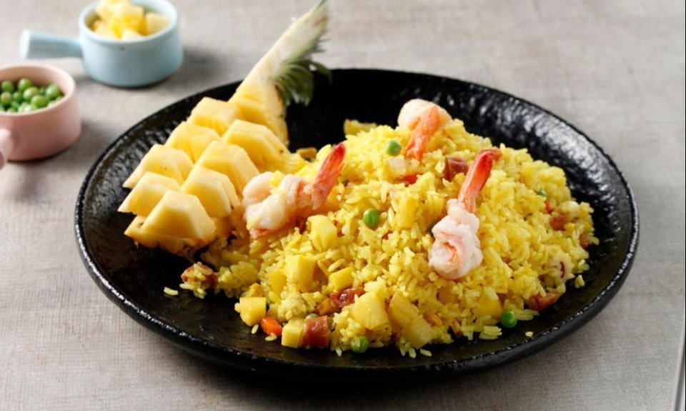 菠萝海鲜炒饭图片