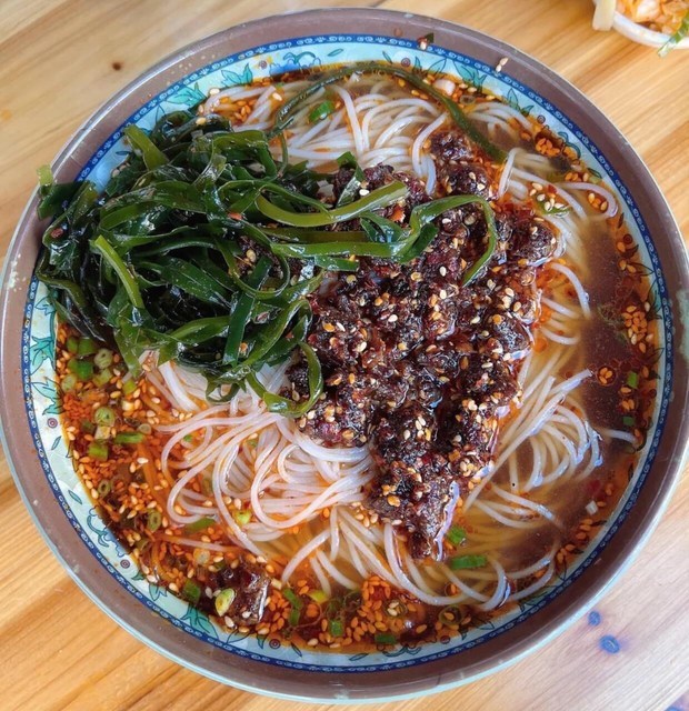 麻辣牛肉粉图片