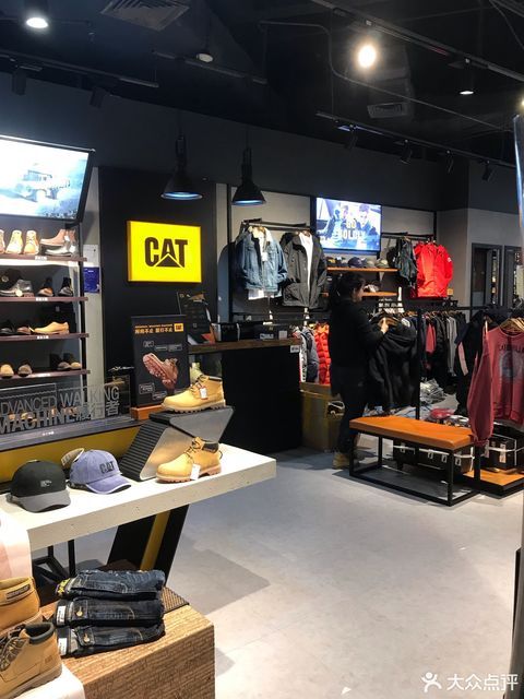 市宝安区新安街道建安一路99号海雅缤纷城f3标签:推荐菜:分类:鞋店