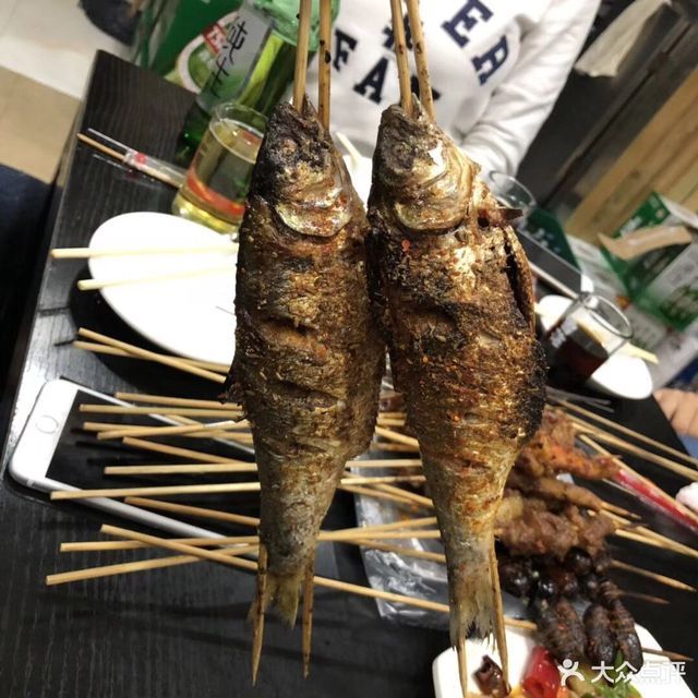 特色烤令吉鱼图片