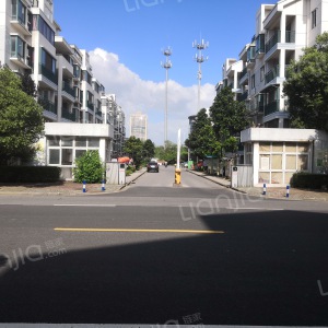 怎么走,在哪,在哪里,在哪儿):苏州市常熟市琴川街道富泰路10号金山苑