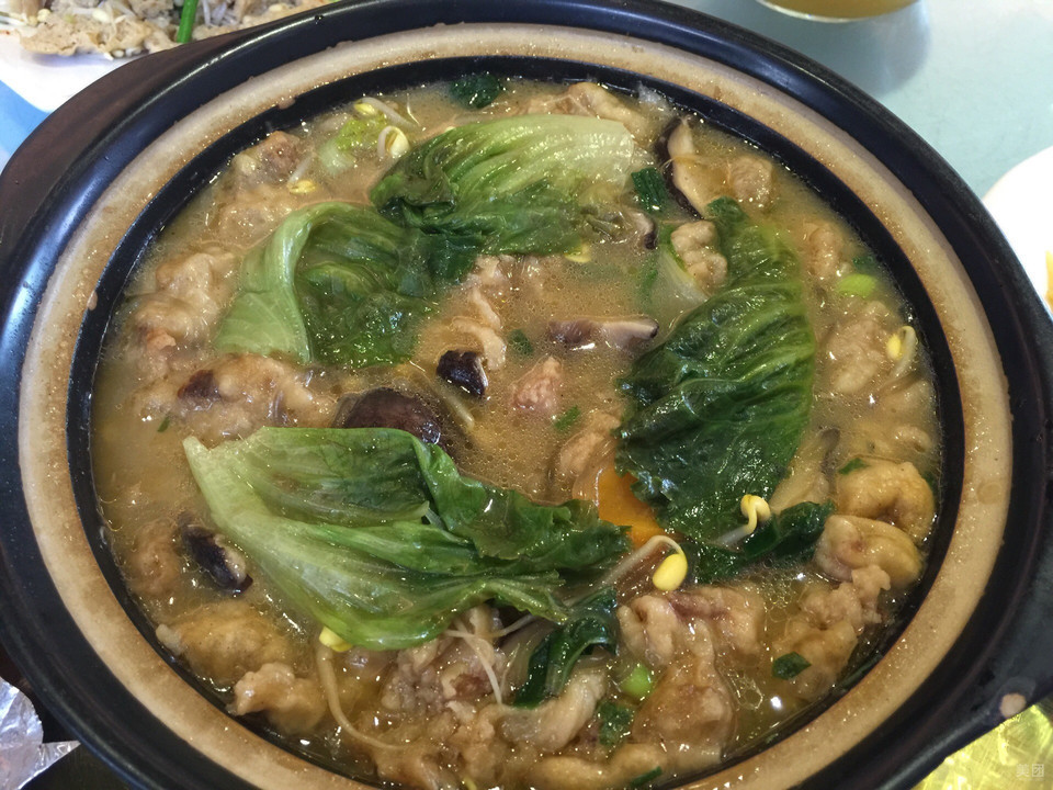 小黄豆芽炖酥肉图片