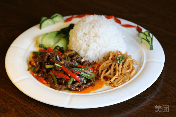 尖椒牛肉饭图片