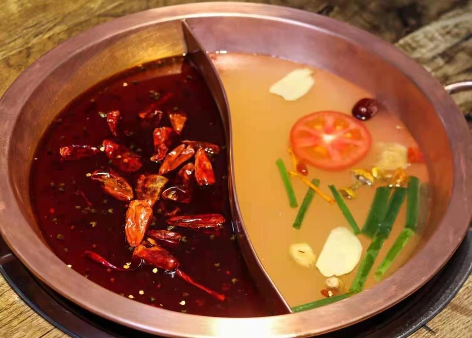 牛油番茄鸳鸯锅图片