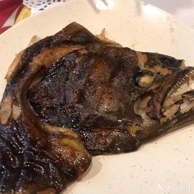 餐饮服务 餐馆 秋龙碳烤鲽鱼头推荐菜:分类:餐馆;中餐;餐饮;烧烤烤