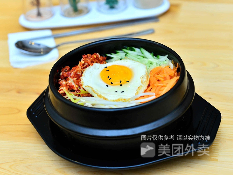 辣白菜拌饭图片