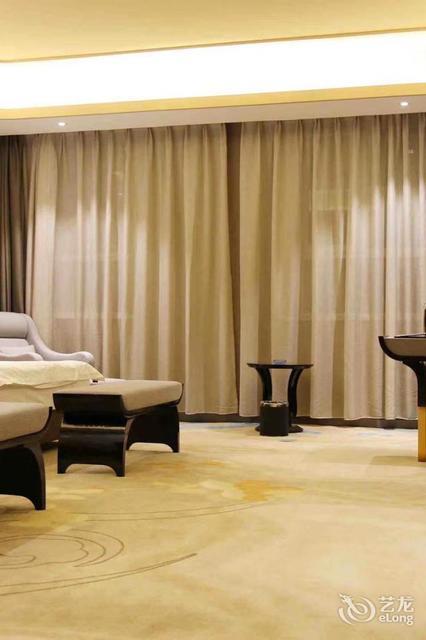 精河领御国际精品酒店