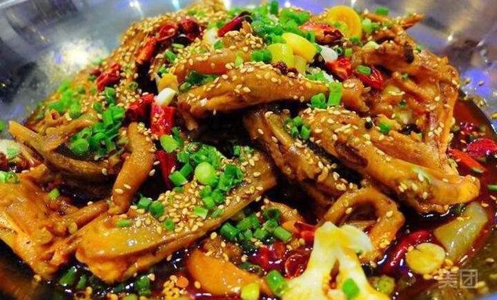 招牌鸭爪鸭翅干锅图片