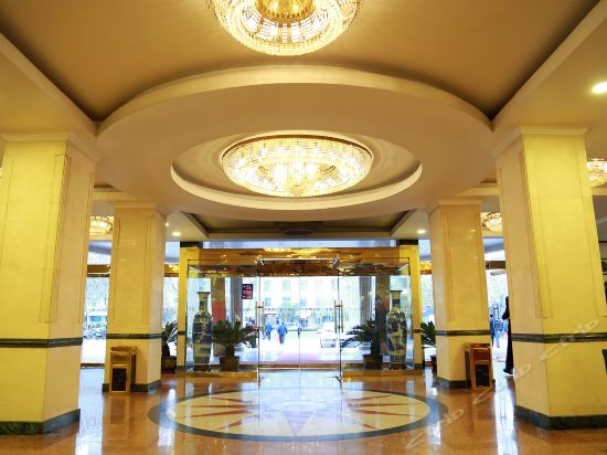 大港宾馆位于天津市滨海新区大港迎宾街73号(迎宾街与世纪大道交汇口