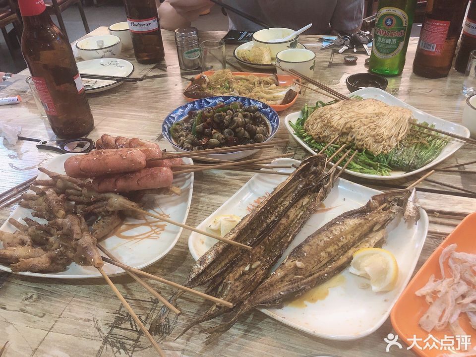 > 蚝皇音乐烤吧(沙井上寮店)推荐菜:分类:餐馆;中餐;餐饮;烧烤;特色