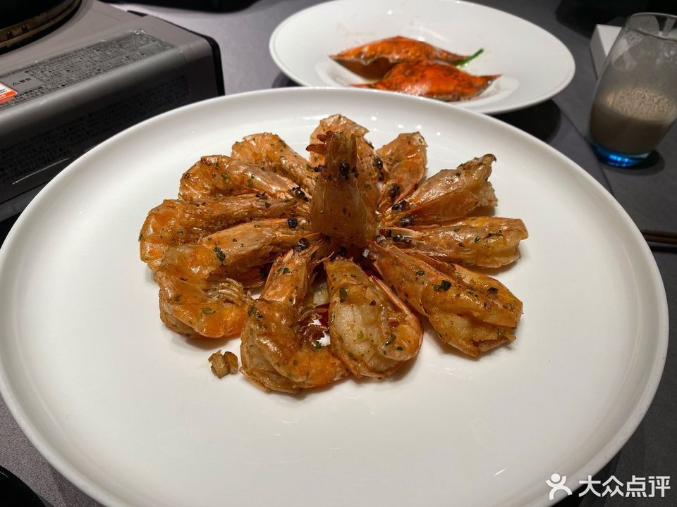 蒜蓉粉丝蒸十头鲍鱼仔招牌核桃包推荐菜:徐记海鲜(青年路店)位于武汉