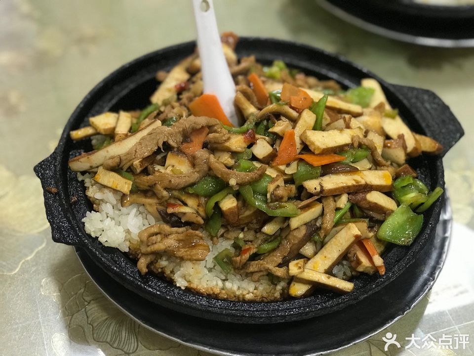 香干肉丝锅巴饭图片