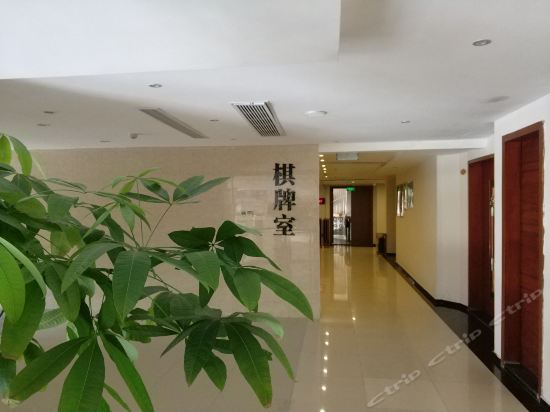 鼎福大酒店位於潮州市湘橋區城區綠榕北路推薦菜:分類:民宿;酒店;住宿