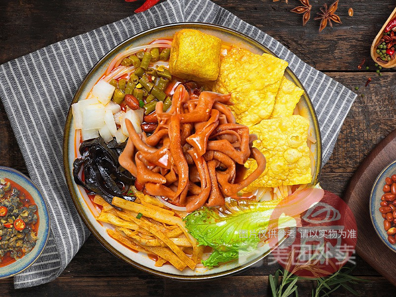 酸椒鸭肠螺蛳粉图片
