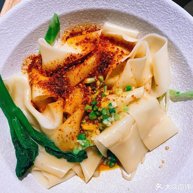 三合一油泼面图片