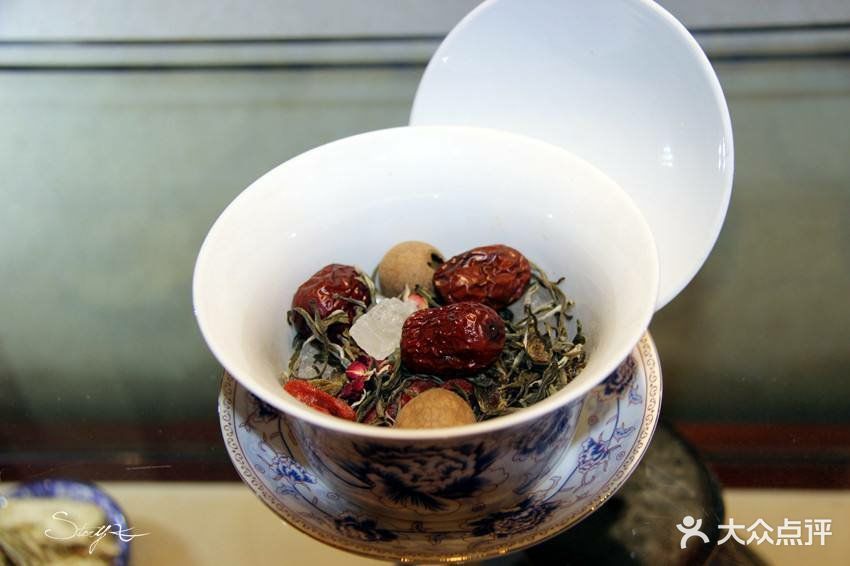 青海盖碗茶图片