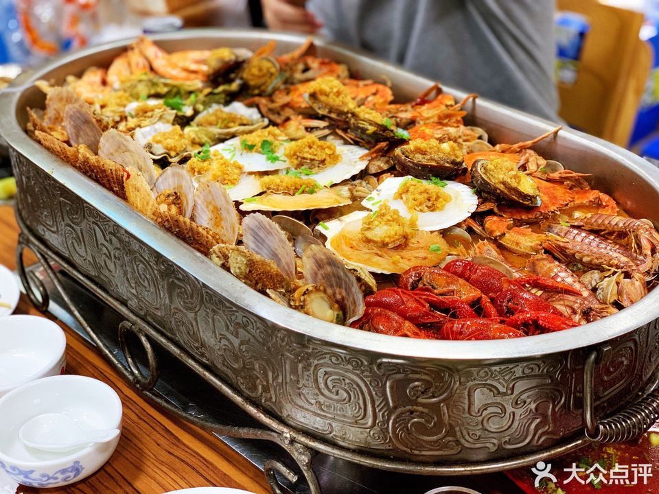 推荐菜:福满天海鲜大咖烧烤位于秦皇岛市海港区河北大街西段225号5-1