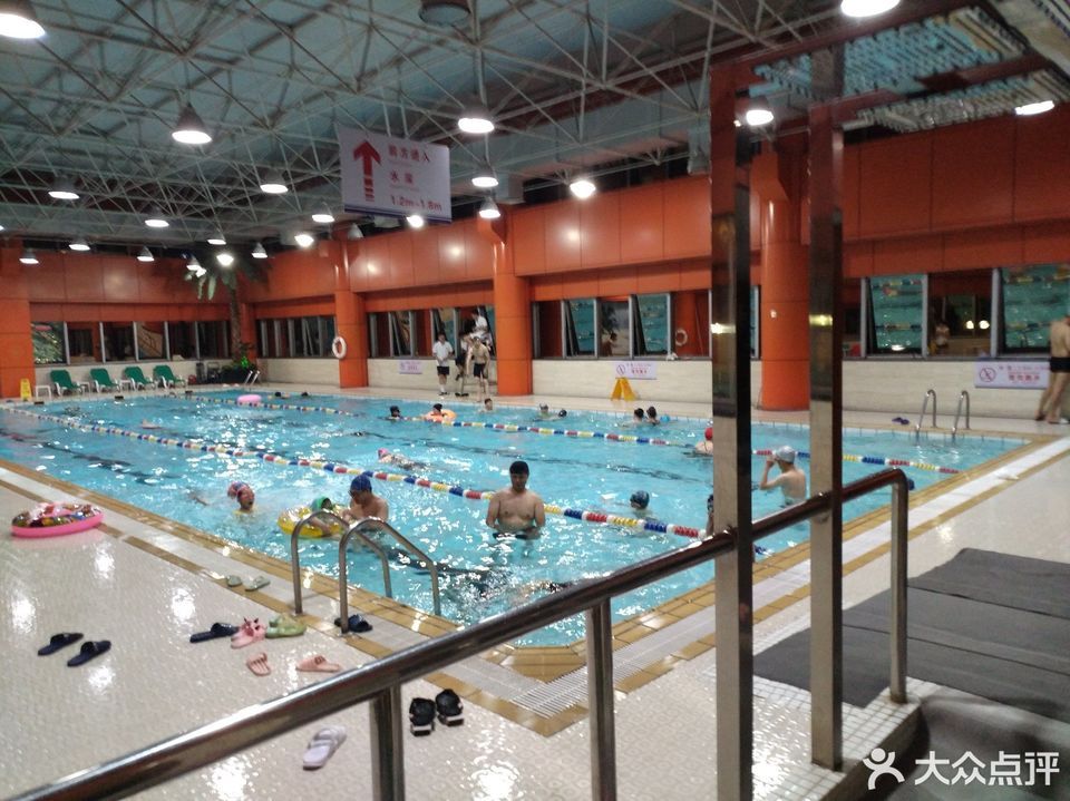 > 天鹅湖游泳馆