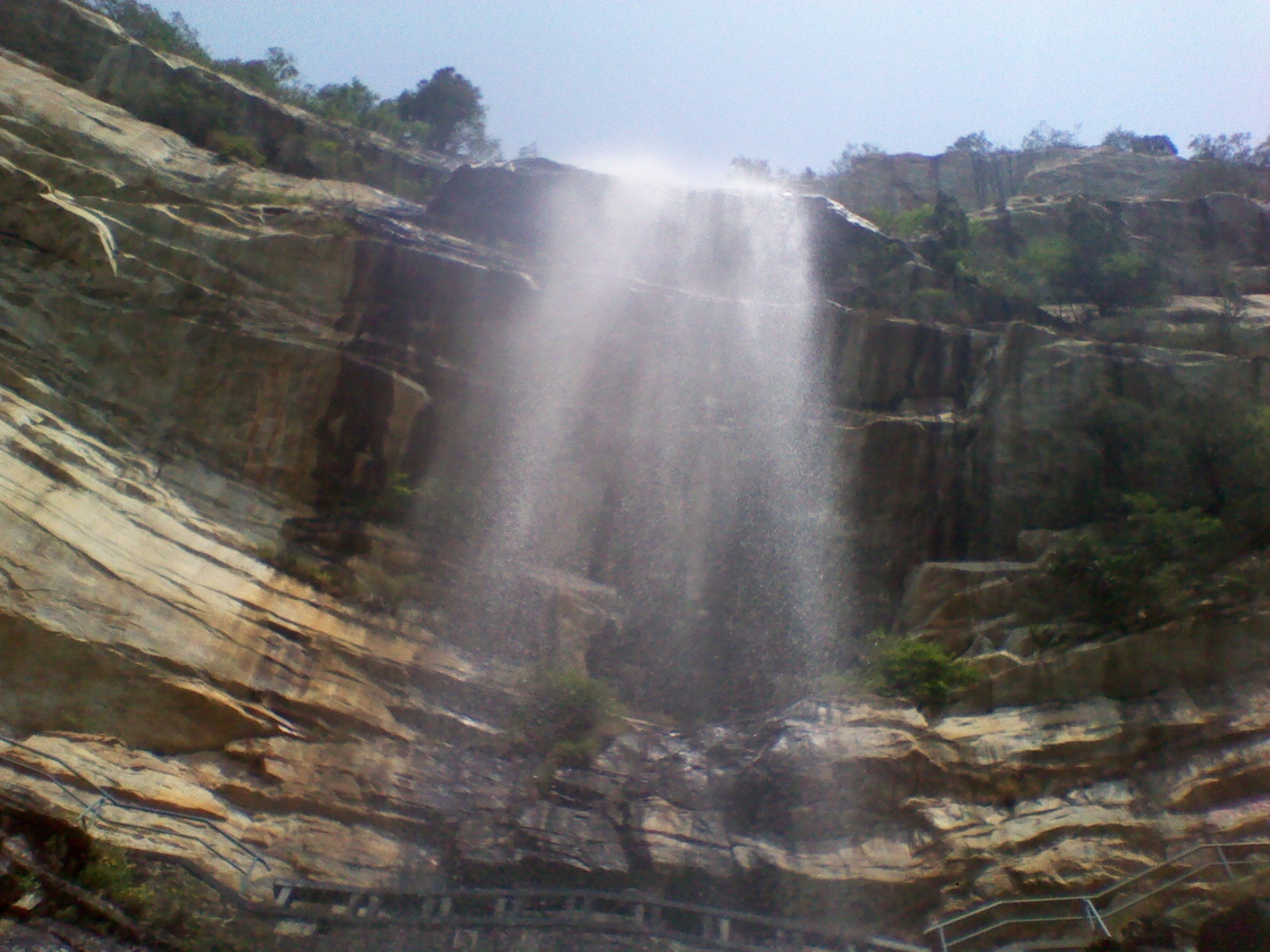 中国嵩山卢崖瀑布风景区