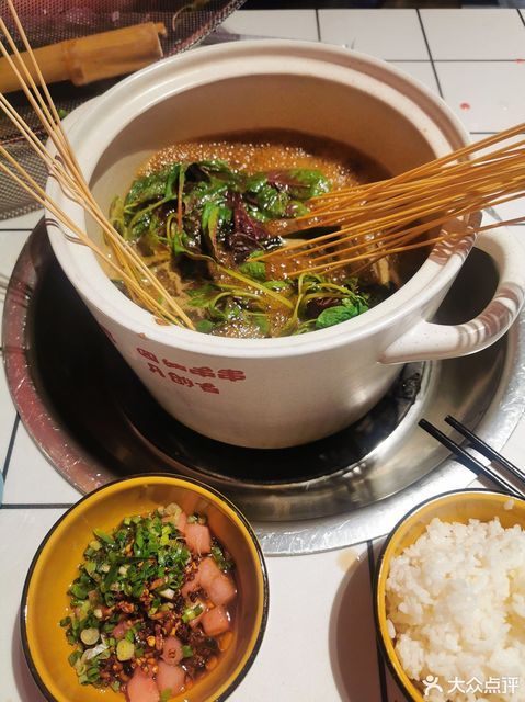 众羡狼外婆卤锅串串(绿地联盛店)